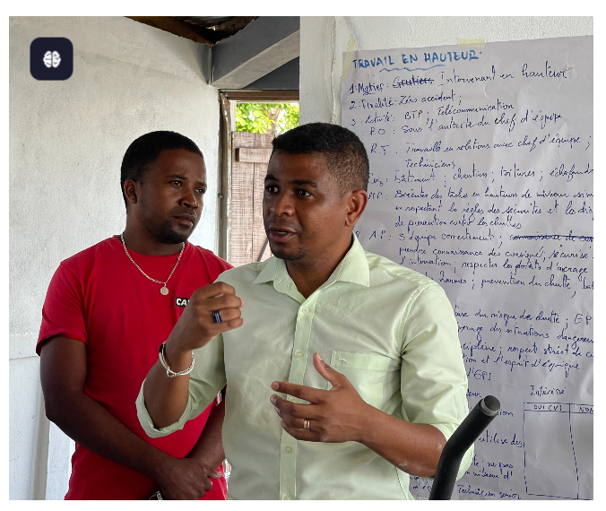 Échange pédagogique sur le travail en hauteur pendant la formation des formateurs IPMF à Tamatave