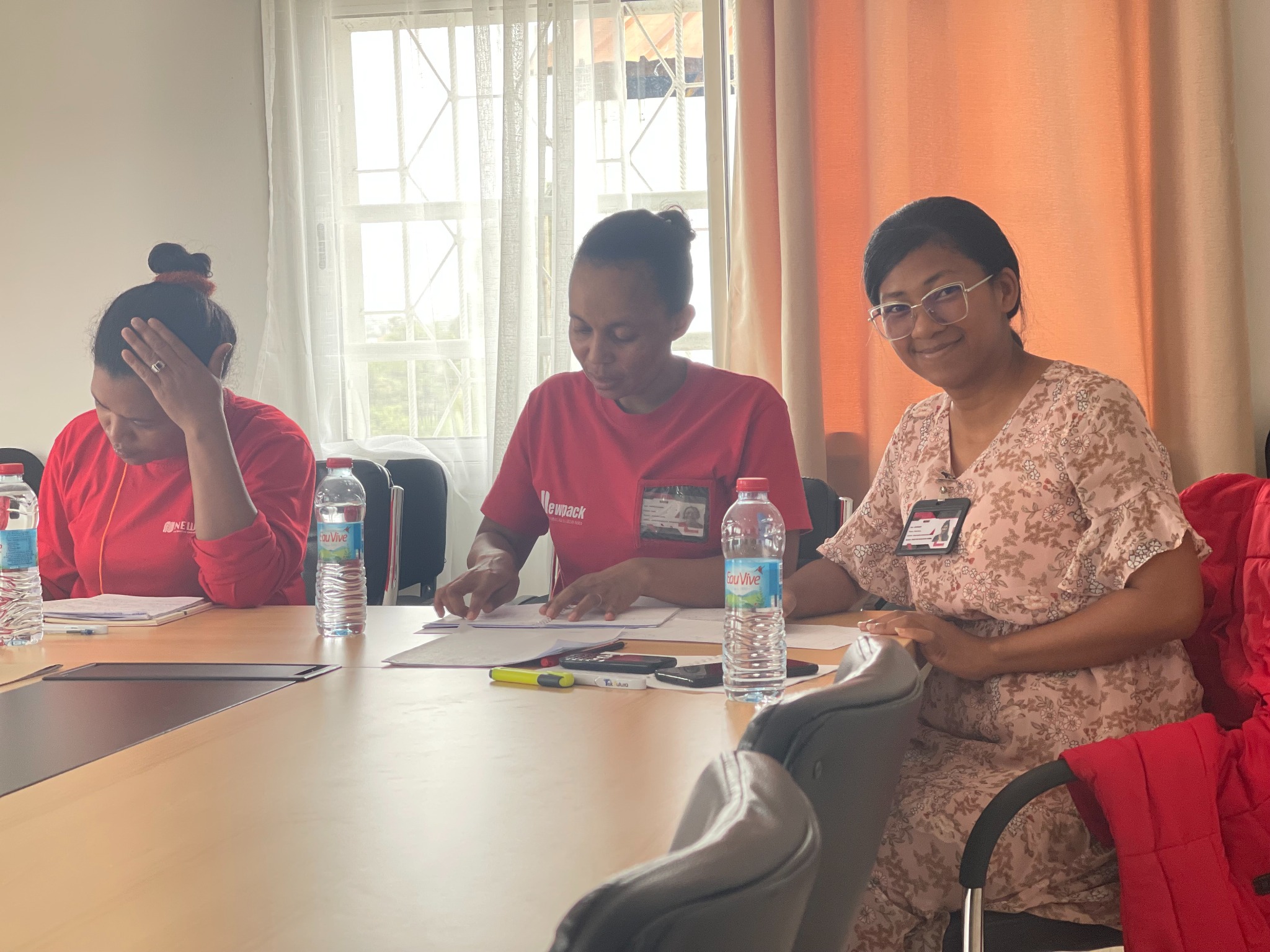 Équipe NEWPACK participant à une séance de formation